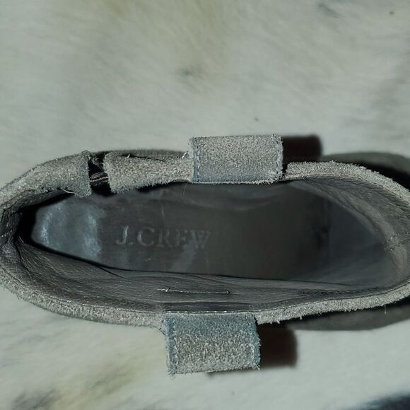 J CREW Booties, Suede Made in Brazil, Pre loved! Kahki Green, Size 6. - Picture 3 of 10